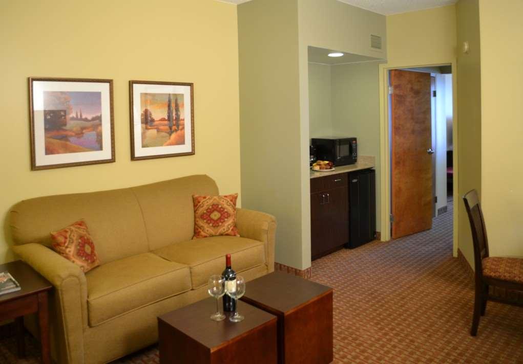 Euro-Suites Hotel Morgantown Habitación foto
