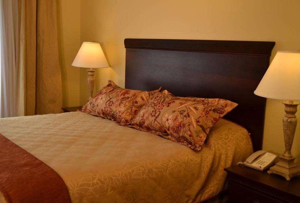 Euro-Suites Hotel Morgantown Habitación foto